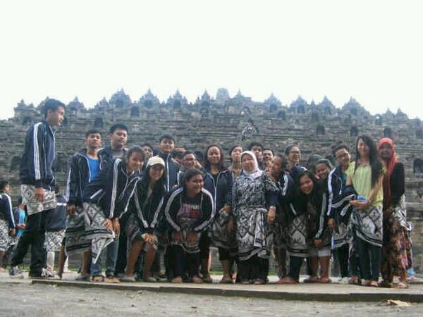 TheEsONE1's tweet photo. at candi borobudur http://t.co/bucyAT1W1D