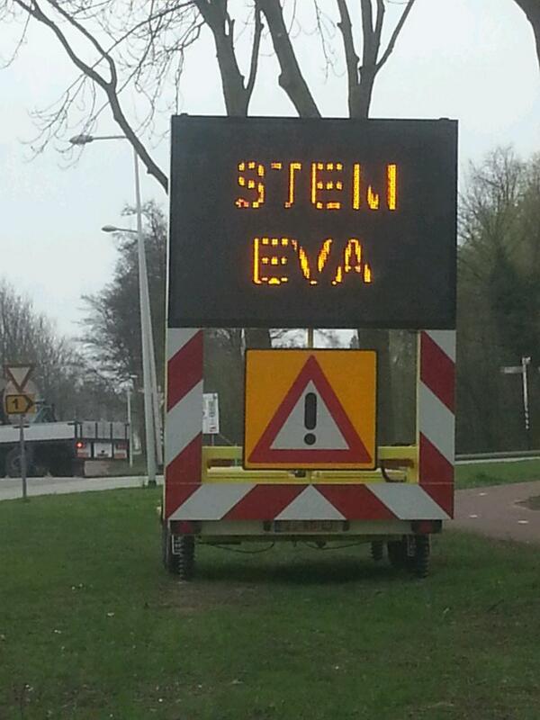 Het bord " GEVAAR " staat hier niet voor niets onder. Bedenk goed voordat je stemt