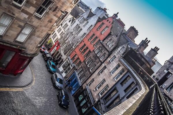 edinburgh's tweet photo. RT @thechaoticscot: The wonky wind down to @GrassmarketEdin #ScotSnaps #VictoriaStreet http://t.co/MlOMPiIZ1m #thisisedinburgh
