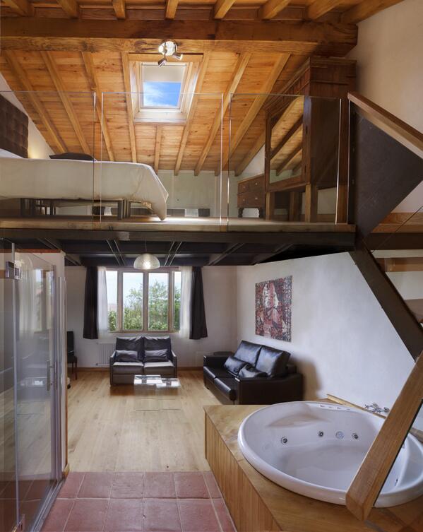LaPosadadeSomo's tweet photo. RT Y Siguenos.Regalo noche+desayuno  suit con jacuzziXXL.
 Info en http://t.co/iv9v52KBiN  SUIT 6 .
Suerte http://t.co/DAabdsAVC4