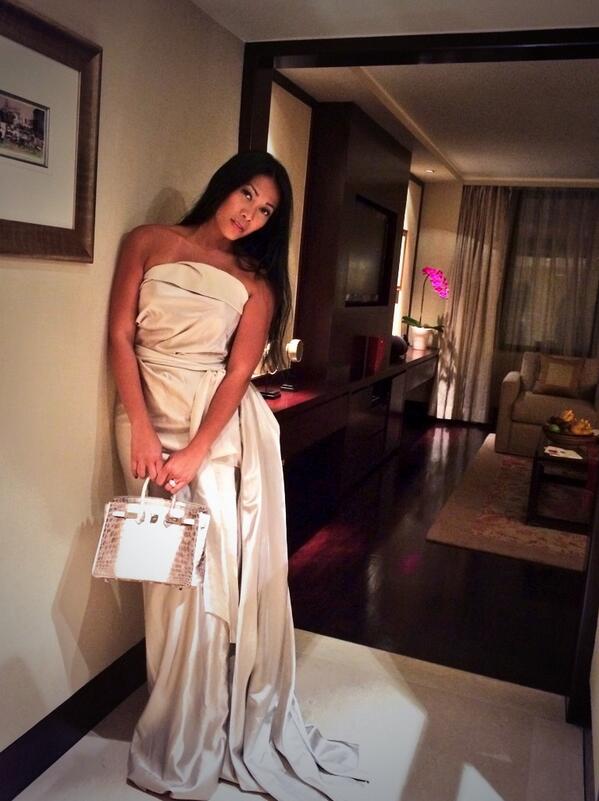 juliaperrez's tweet photo. “Specta @Anggun_Cipta: Ready for Happy Hearts Fund Charity Gala tonight @MichaelCosteFr ;) http://t.co/lfXcuL9SgS”