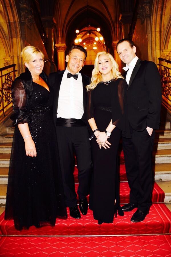 jenniferblancb's tweet photo. #acredo. With helma and peter and @michaelbiehn @ViennaFilmBall @bsgpr love my enclave @jenniferblancb http://t.co/1IMbZ4pYDR