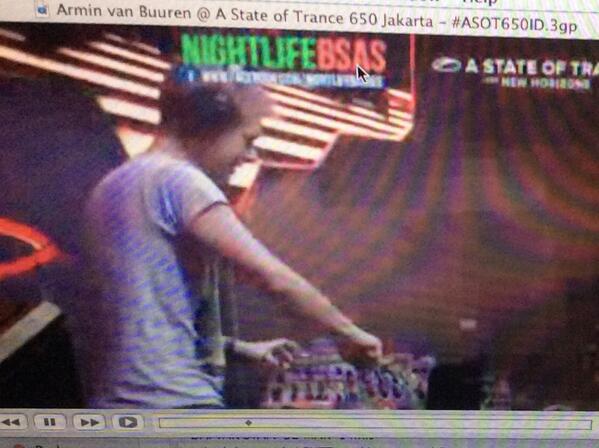 Yoghie79's tweet image. Still can't move on from #ASOT650ID. Bring back @arminvanbuuren on #arminonly world tour! @INDOTRANCE @IsmayaLive
