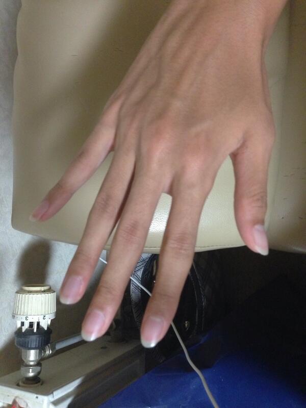 shampoo_kou's tweet photo. @otokonokonote ちょっと色黒で指が長い人です。 http://t.co/7yKLyMfEmp