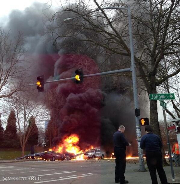 ABC's tweet image. UPDATE: Seattle Fire: 2 dead, 1 victim pulled from vehicle after fiery helicopter crash: abcn.ws/1egAmyV