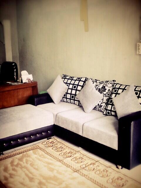 Sofa L  "elegance"|price : Rp. 2.800.000,- |dimensi 220 x 180 cm|order 087876700072[SMS/WA] #urbanhomeliving