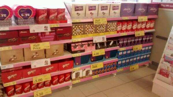 hamishsimpson50's tweet photo. East Calder Tesco Express 4354 ready for Mothers Day. http://t.co/dLkdsayItD
