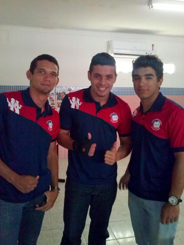 _ernanichaves's tweet photo. De agr com os parças :) http://t.co/N2LRb0dvQe