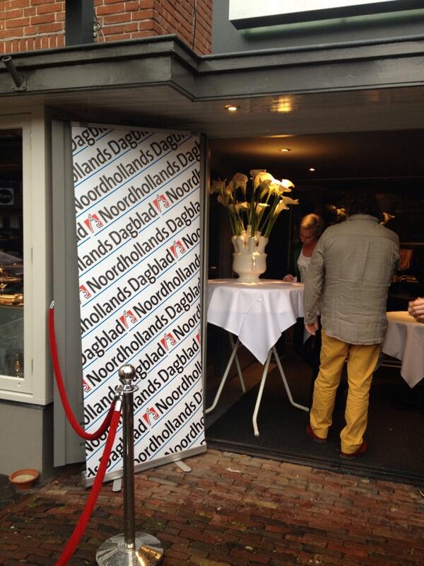 De eerste gasten voor het #lezersdiner komen binnen <a href="/RestaurantTOV/">Restaurant TOV</a>!