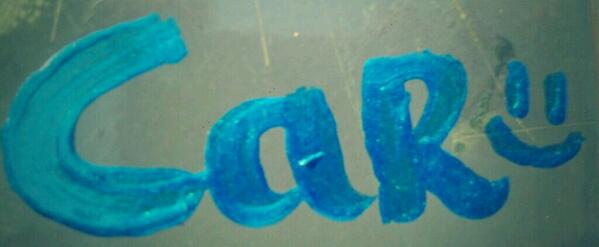 caarmenfu's tweet photo. Mesita. Pintauñas. Inspiración. XD http://t.co/TvtQ4egueR