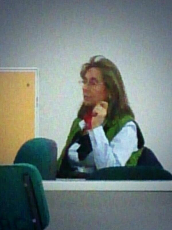 pollo_apanado's tweet image. Una asesora de @DIANColombia regaña al público...pelea con sus compañeras...Es un ángel #Modulo12 Sede Cll75 Bta