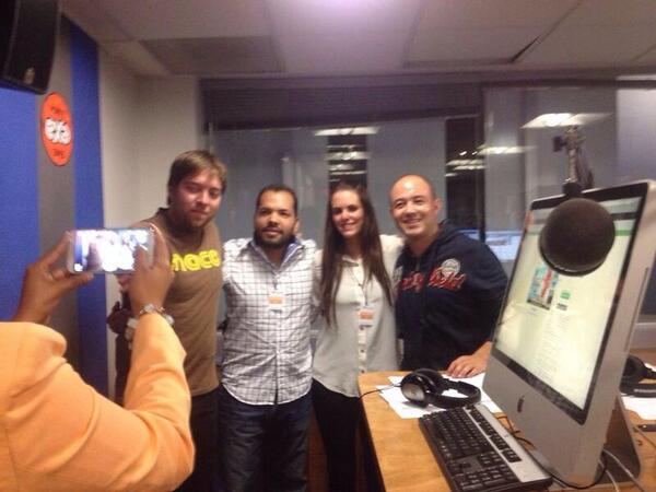 mxconcepto's tweet photo. Les compartimos la foto de la entrevista que tuvimos con @betolalocompany #excelentesconductores #nospusimosexa http://t.co/HcEzj8ojd7