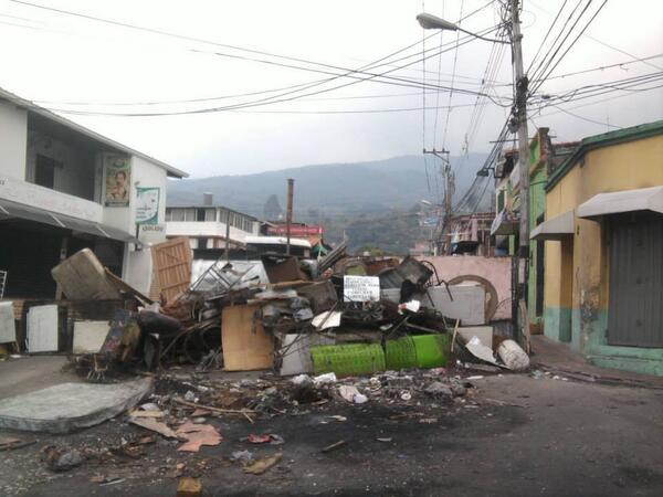 Barrio SUCRANIA #18MVzlaTrancaAltirano #18MLeopoldoVamosPorTi los gochos no paramos