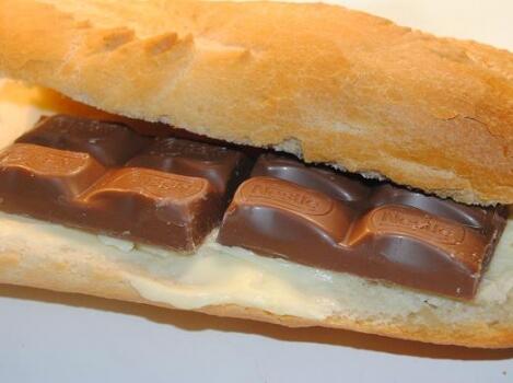 YofuiaEGB's tweet photo. ¿Cuánto tiempo hace que no comes un bocadillo de chocolate? http://t.co/rcub7WYhFw