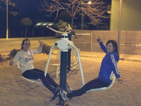 masQkopas's tweet photo. En la puerta unos días gimnasia y otros de cubateo, viva!!!! http://t.co/KX4W2qrBL8