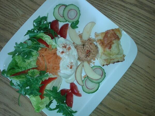 Frootloopcafe's tweet photo. Check out this weeks salad special http://t.co/5WwoEx2bix