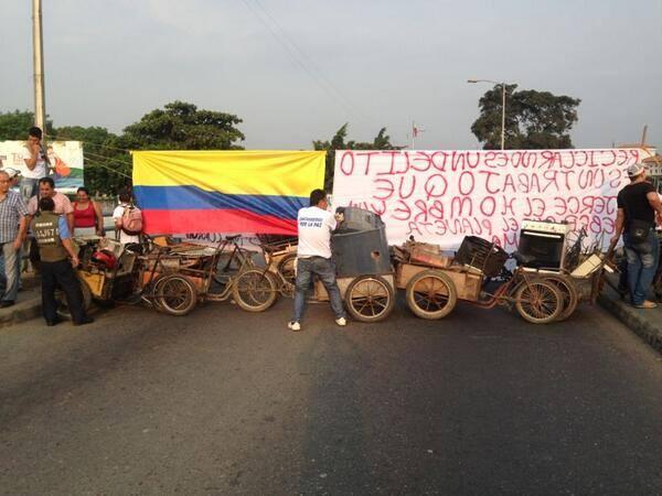 Trancada la Frontera con #Colombia #18MVzlaTrancaAltirano #18MLeopoldoVamosPorTi