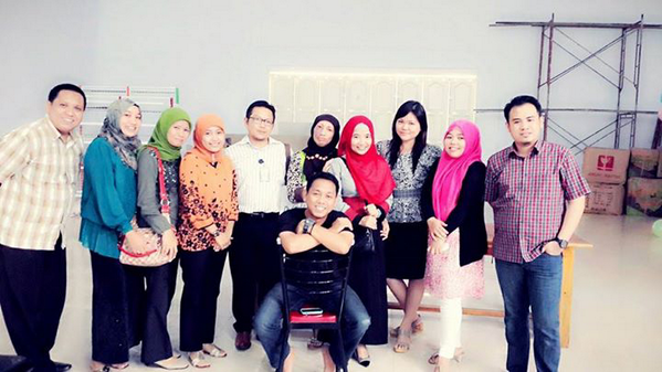 done_ilham's tweet photo. Love this team http://t.co/54pDLy3OMa