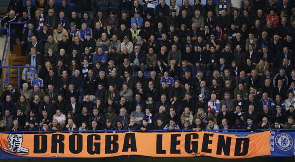 YahooSportFR's tweet photo. LDC - Hommage à Drogba #CHEGAL http://t.co/apsFJJysrA