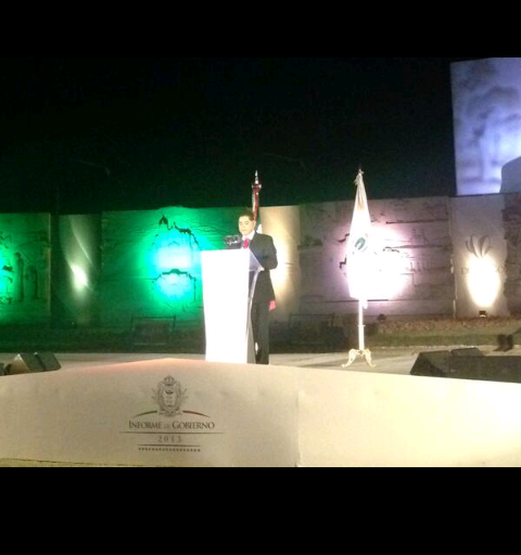 abrahamparada's tweet photo. Reconocer el gran trabajo hecho por nuestro gobernador @JHerreraCaldera #Informe2013 #Durango #HacemosHistoria http://t.co/1LFicZ3VfZ