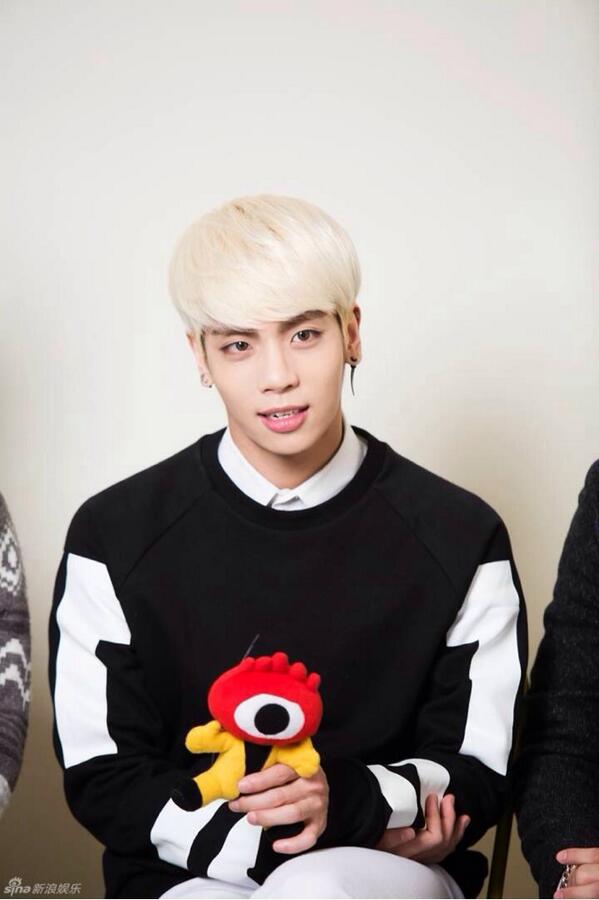 140319 Jonghyun @ Studio Momo para Sina Tv BjD8ev_CMAAbnlQ