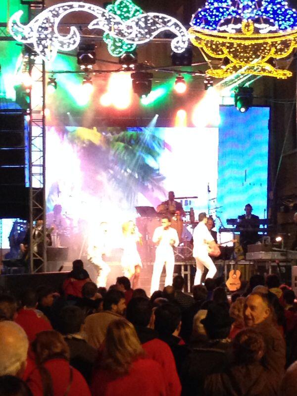 pabloblasconav's tweet photo. Viendo @LaMundialShow con @noeliavillalpar @oscar_navarro8 @MariaRamos3012 @crismarcarras @vroman91 #Fallas2014 http://t.co/IZEyDVvHsy