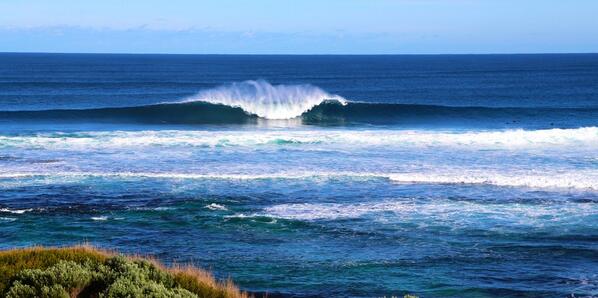 WestAustralia's tweet photo. Bring on @MargiesPro !! RT @ASP: Two weeks... #photooftheday #makeitwest @WestAustralia http://t.co/F5faXi44zN
