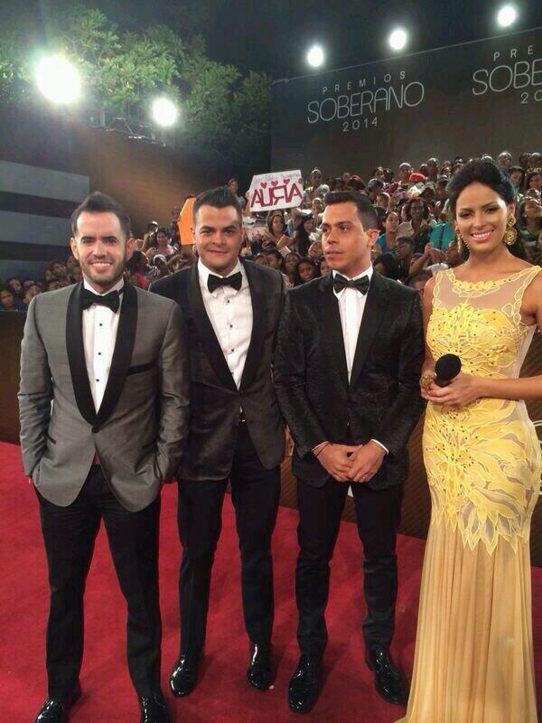 Nicole_Espinal's tweet photo. Los amores de mi vida @MannyCruzRD  @JavierGrullon  and @JJSanchezRD ❤️😍🙈💖✨ http://t.co/lSdt5t1Igt