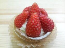 tiping1's tweet photo. 봄 타르트^^ http://t.co/On01wlyhXn