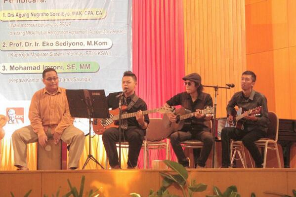 JACNASSA2014's tweet photo. Ada @Suncrackers feat @VianBandit juga loooh di @JACNASSA2014 ;) http://t.co/Lzi8g4hgNG