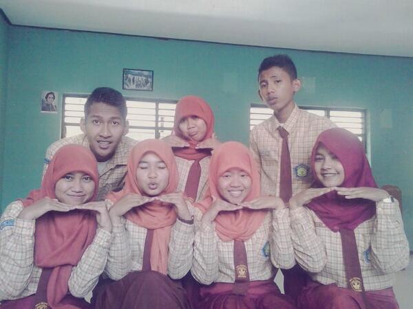 inayah_biwi's tweet photo. Miss cabe dan terong :* @LillaAwepe @Runma33 @lenaDwita @Andrianto08 @Dani_Jopros http://t.co/PVznwteMOm