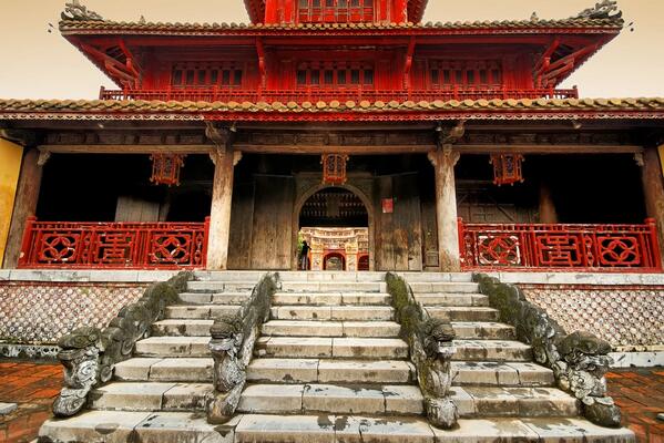 The central coast of Vietnam is a delightful mix of: #culture #accents #landscapes #tradition #modernity.