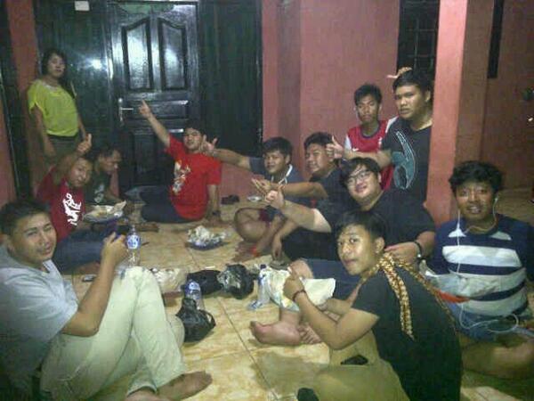 Kebersamaan disaat makan yeeeay