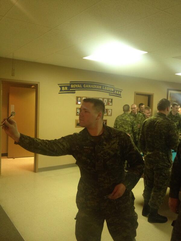 Hard_Nate's tweet photo. Tossin the ole darts!  #boysnightout #legpump #hinton4life http://t.co/UzcDxmlMiN