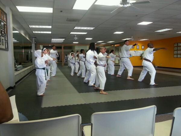 1sweets1's tweet photo. Forget being a soccer mom...I'm a karate mom. @KCIntegrityMA http://t.co/hfHuRHWh05