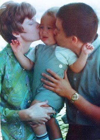BrandonLeeMovie's tweet photo. Lovely Family! https://t.co/9n6KirfVDP http://t.co/ODe8y7JwLP