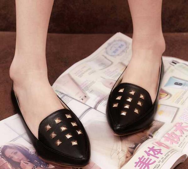 flat stud hitam 75rb  size 36-40
