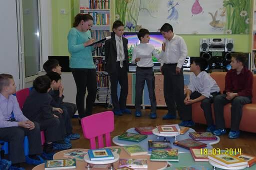 aodbiblioteka's tweet photo. «По дороге из жёлтого кирпича» http://t.co/8H8wxEKATA http://t.co/ZO4gJQbsG4