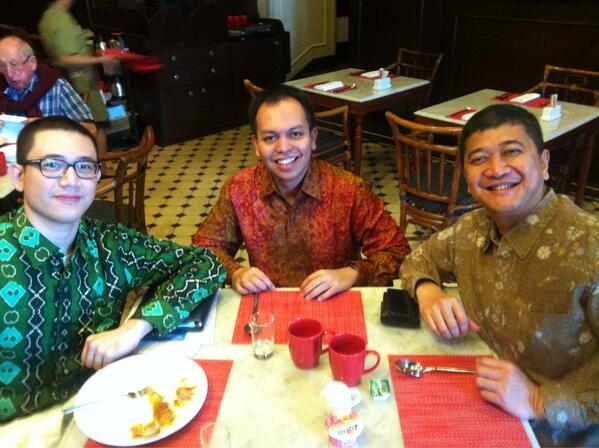 tantratobing's tweet photo. Morning meeting (at Swisotel S'pore) http://t.co/lxUB3CRvFr