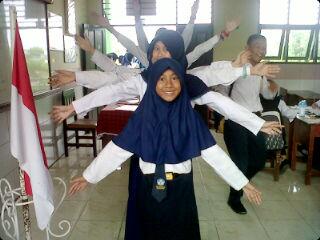 natasya_raanii's tweet photo. @8Aaakece @rismaya_ulfa @amallia_ar @adzani_nadya @Anggrek_APS. http://t.co/rmWPfsx2XV