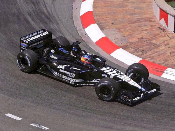 FairTradeCarsEs's tweet photo. @AutoSportsArt: Fernando #Alonso, 2001 his debut season in #f1 with Minardi. #Formula1 http://t.co/va3lyCcNQC