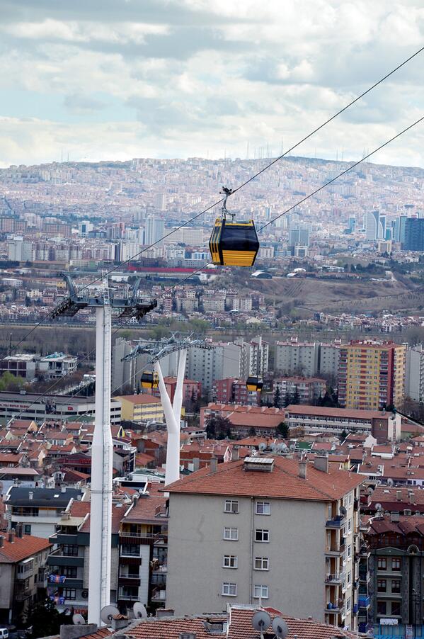 arkiteracom's tweet photo. Melih Gökçek'in seçim projelerinden Türkiye'nin ilk "otobüs teleferik" hattı açıldı! http://t.co/8tFCYiZuwo http://t.co/nnHSIH7lS3