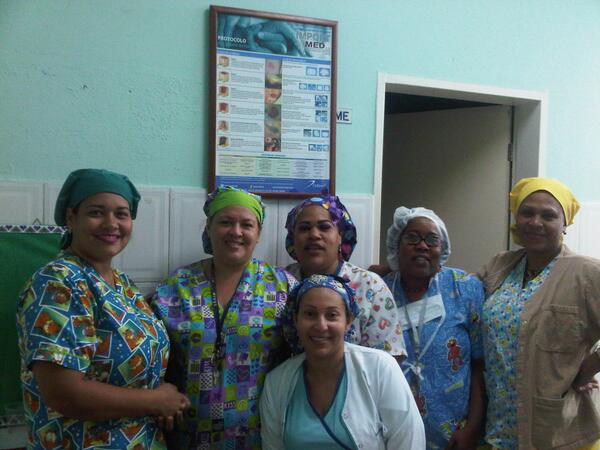 Importmed's tweet image. Comparto foto dl personal q labora en quirófano del Hospital Cesar Rodríguez Rodriguez de Guaraguao @rosanabravo84