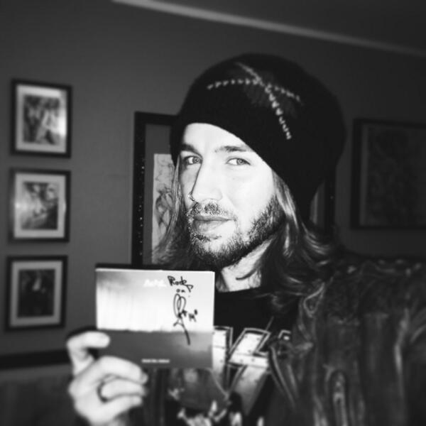 GilofarimFans's tweet photo. "@GilOfarim: ...nicht mehr lange Freunde!.. #seidihrdabei @ACHTmusik im Handel!... http://t.co/d7fsEg8qPK"