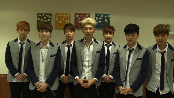 방탄소년단 팬사인회 현장을 팔로우한 <K-STAR news>! 입장은 물론~ 퇴근하는 모습까지 팬들이 좋아하는 장면 엑기스로 쏙쏙 담아낸 오늘 밤 11시 방송^^ 기대해주세요~ #방탄소년단