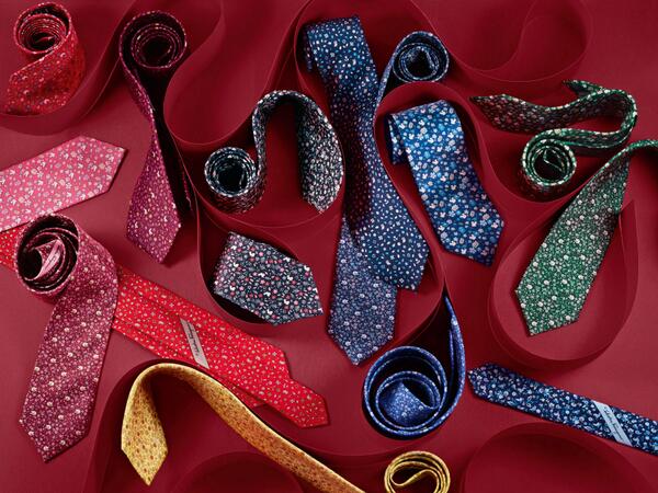 modablogguers's tweet photo. RT @Ferragamo: Celebrate #Fest.
RT @Ferragamo: Celebrate #FerragamoEssentials http://t.co/OhNnlE5z8z

L\'articol... http://t.co/hbNE62az2n