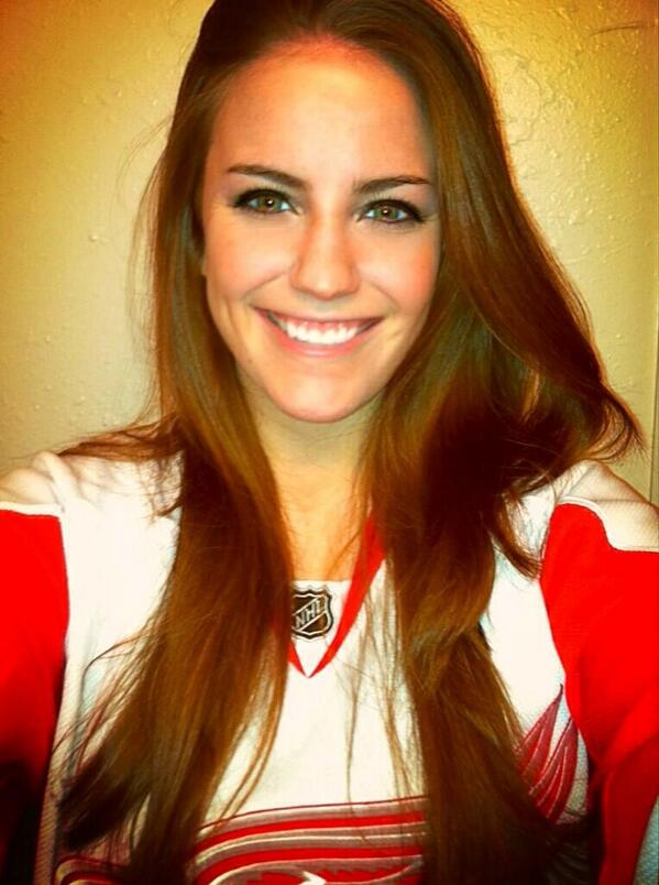 Onlythehot1s's tweet photo. @SarahJane2233 Lets Go Red Wings! @SportsGearBabes @DetroitBoobs @redwingsbuzztap @RedWings @detroithockey96 http://t.co/4zlksuxIwe