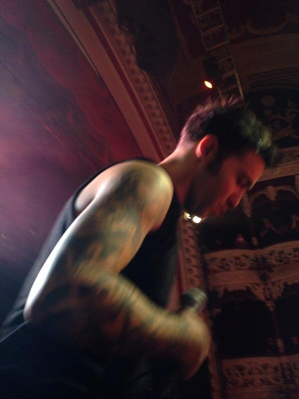 conn0rr's tweet photo. hey @petewentz get off me http://t.co/Usk83C1fWS