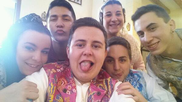 JorgeSkiizoFM's tweet photo. Pues aqui la primera foto ! Veremos como acabamos @1992Rulo @LorenitaSimon @criistiaanhg_15 @roig_sandra @el_isidro96 http://t.co/MCUoYpSIlG