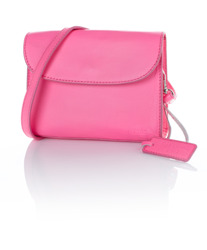 Grazia Twitter bestaat 5 jaar! Volg, retweet en win! Wij geven 5 tasjes weg, en maken om 5 uur de winnaars bekend